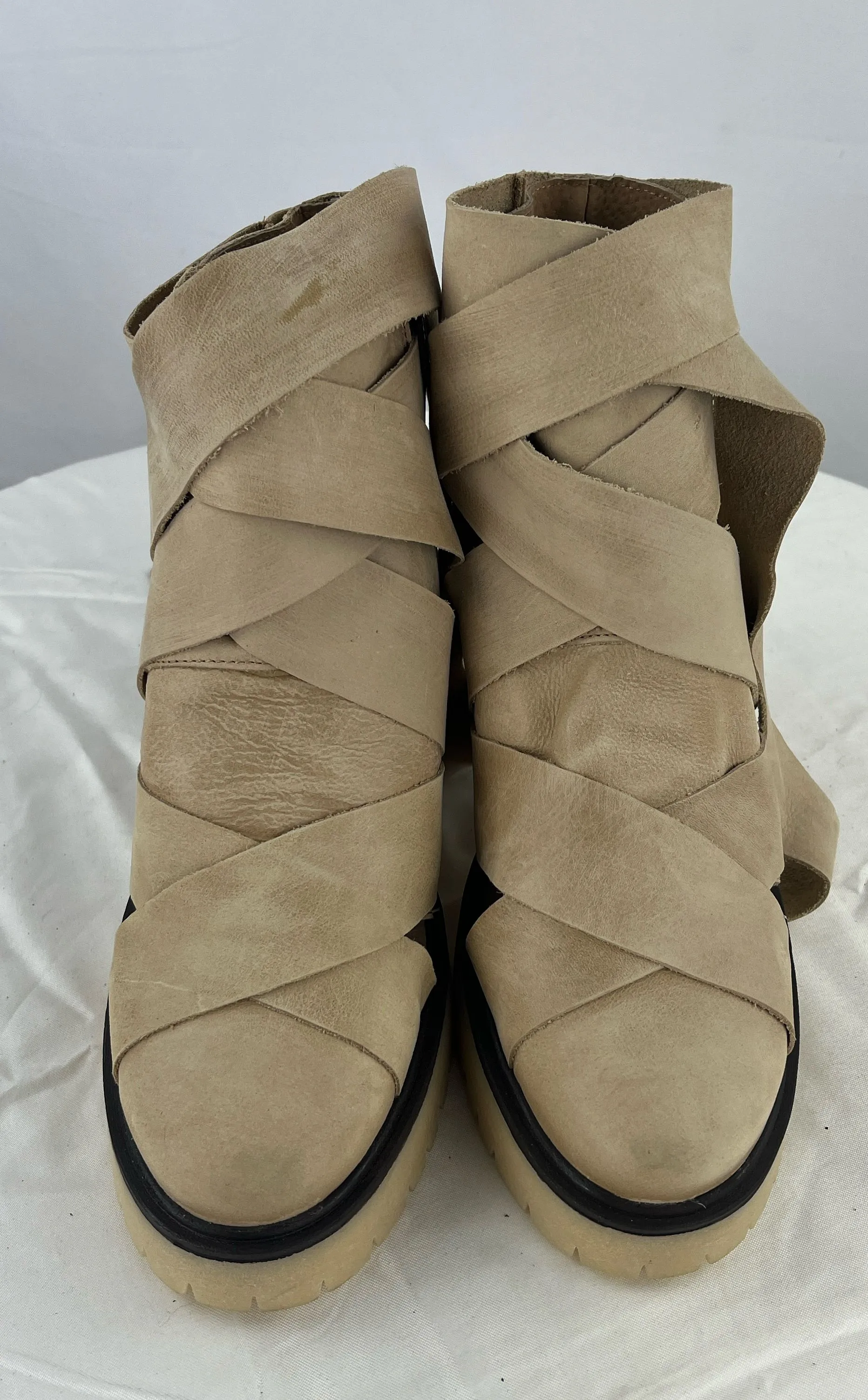 Free People Women's Tan Suede Lace Wrap Heels Sandals Size 10 NWOB