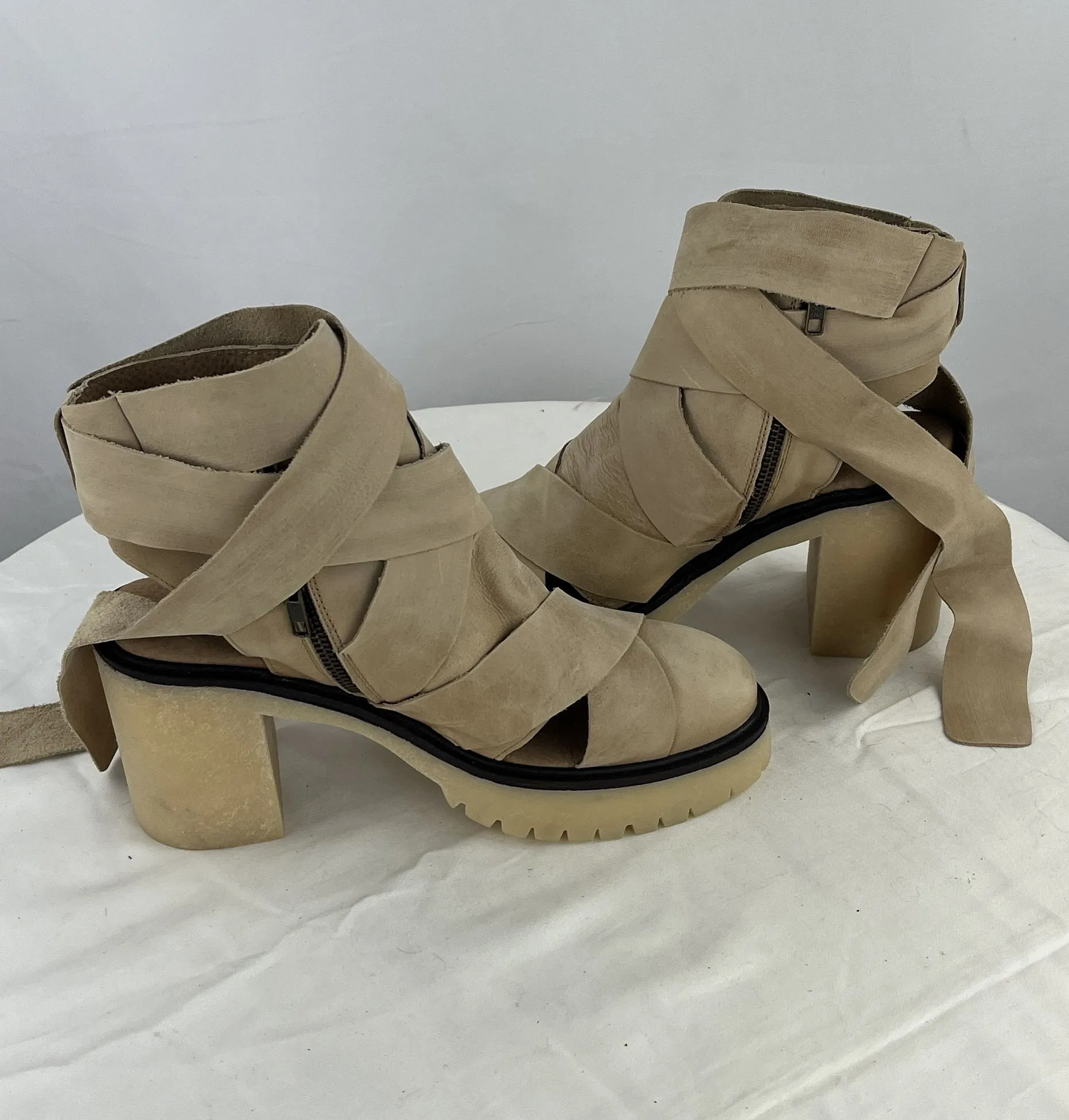 Free People Women's Tan Suede Lace Wrap Heels Sandals Size 10 NWOB