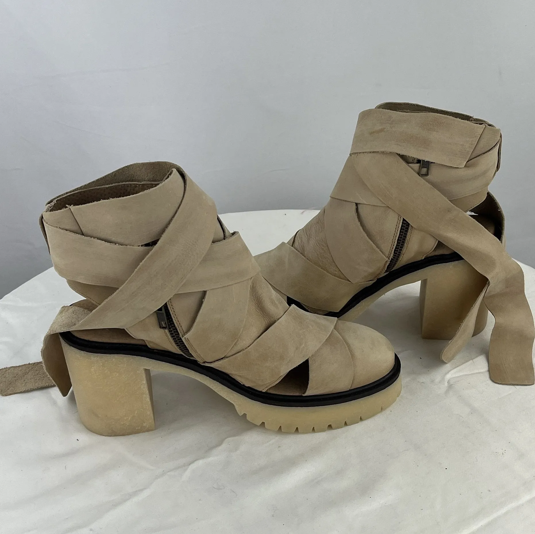 Free People Women's Tan Suede Lace Wrap Heels Sandals Size 10 NWOB